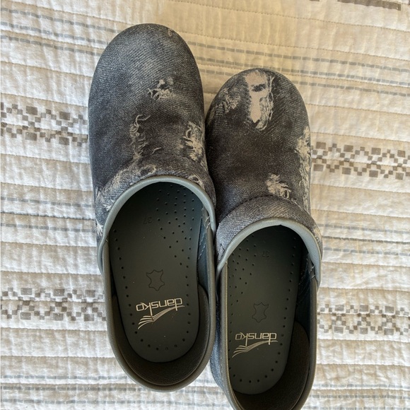 Dansko Distressed Gray Clogs - Picture 3 of 5